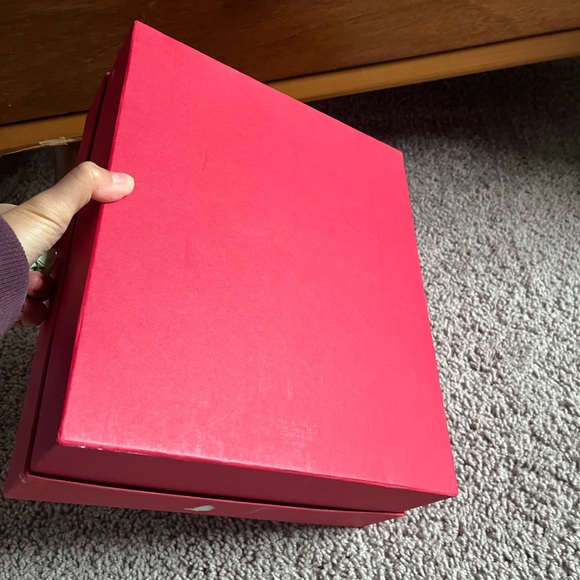 Valentino shoebox size as it is for women - Picture 2 of 9